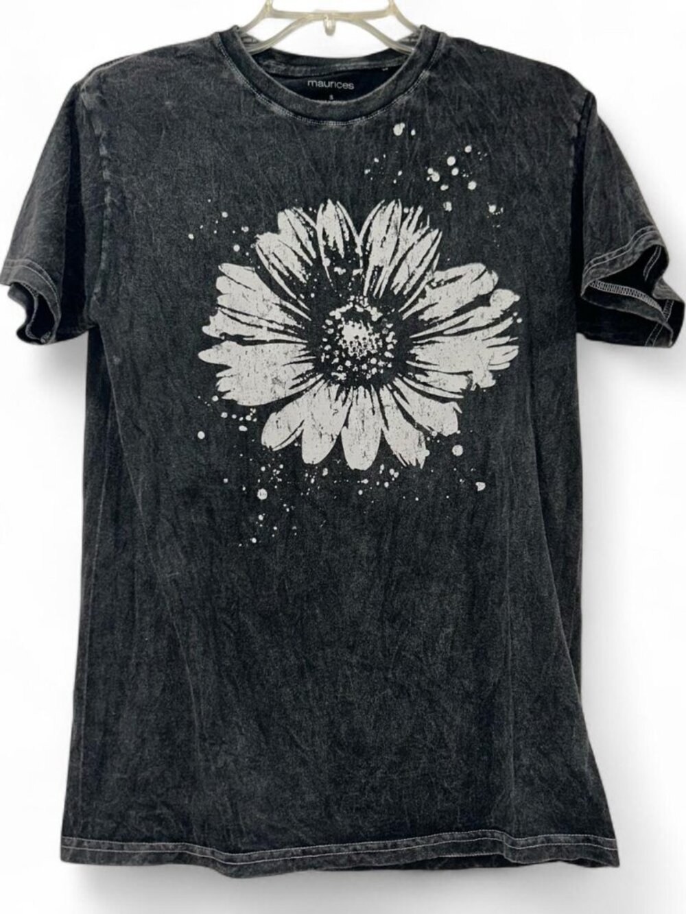 Maurices Daisy Tshirt Women's Small